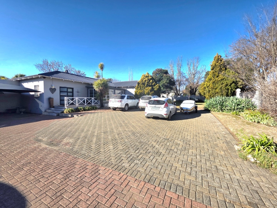 5 Bedroom Property for Sale in Jordania Free State